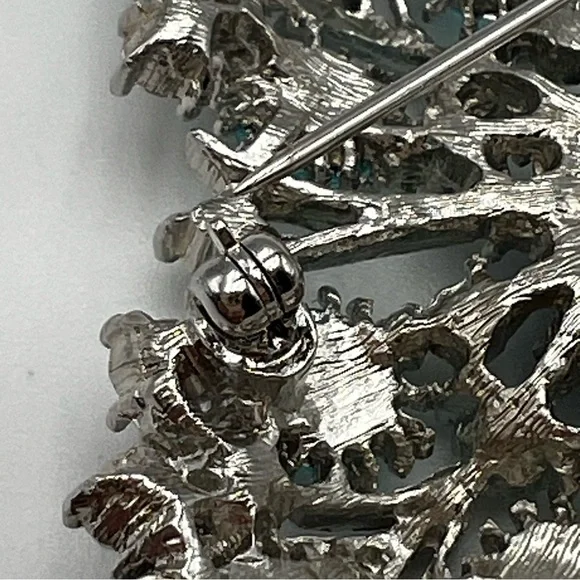 Vintage Aurora Borealis Silver Tone Blue Green Stones Brooch - Picture 7 of 13
